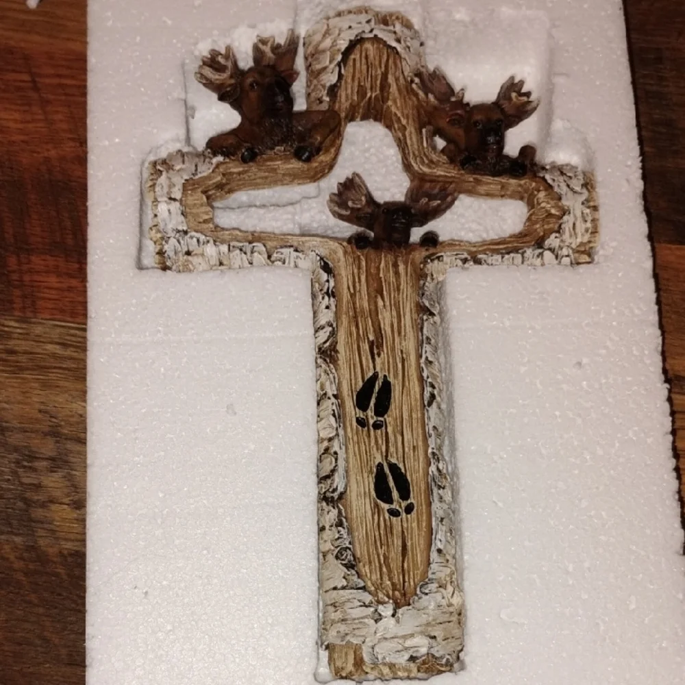 Moose Decorated Cross Wall Hanging - Picture 5 of 8